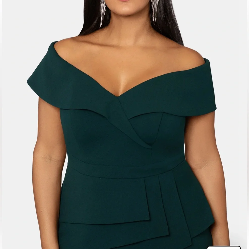 NWT. Xscape Off the Shoulder Scuba Crepe Column Gown. Size 16W - Picture 5 of 16